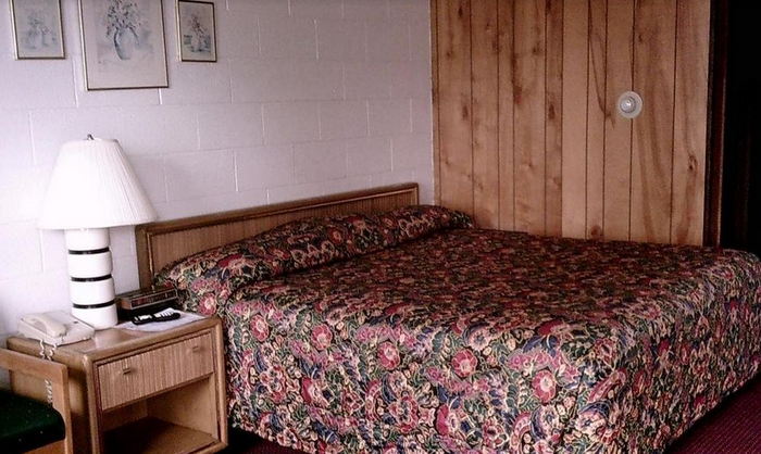 Granada Inn Motel - Web Listing (newer photo)